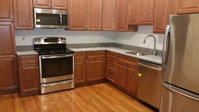 164 Whitney St, Unit 3 in Hartford, CT - Building Photo - Building Photo