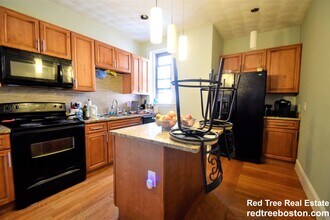 184 St Paul St in Brookline, MA - Foto de edificio - Building Photo