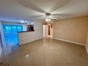4720 SW 25th Terrace in Fort Lauderdale, FL - Building Photo - Building Photo