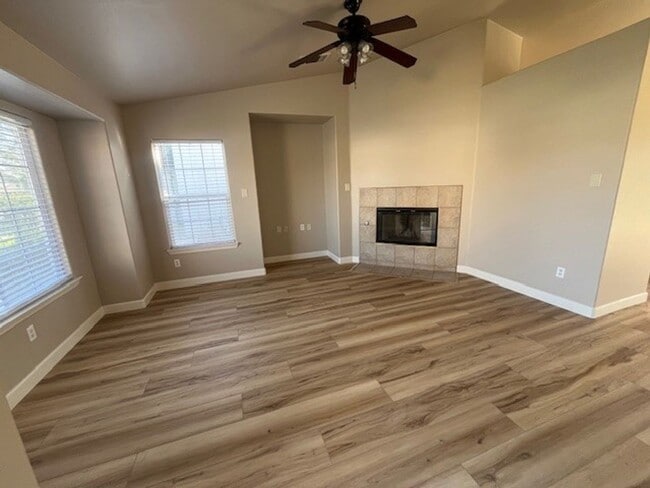 4203 Silver Maple Ct in Bakersfield, CA - Building Photo - Building Photo