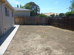 3368 Burton Ave in Pittsburg, CA - Building Photo - Building Photo