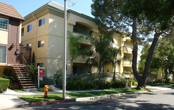 620 E Palm Ave in Burbank, CA - Building Photo - Building Photo