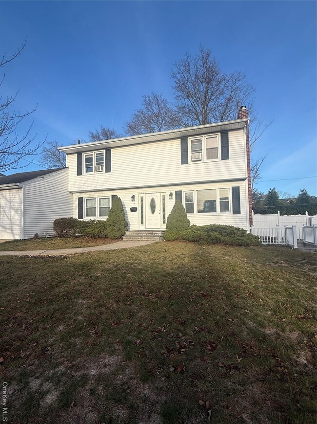 7 Ramsey Rd in Plainview, NY - Building Photo - Building Photo