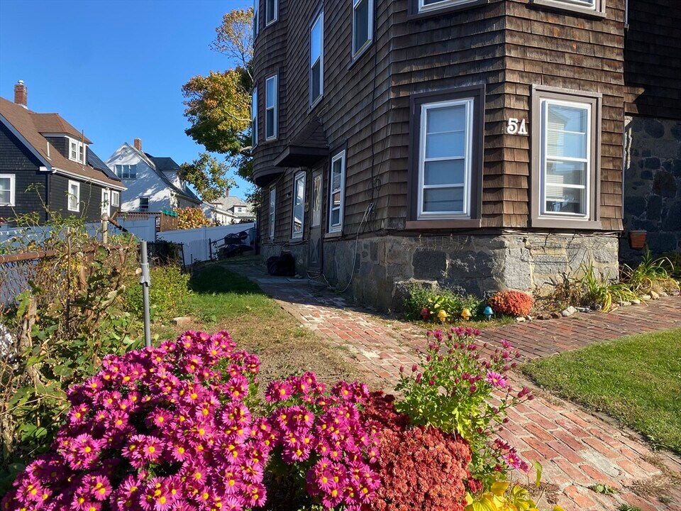 17 Hillside Ave, Unit #5A in Winthrop, MA - Foto de edificio