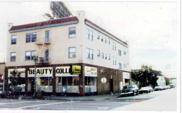 3701 E International Blvd in Oakland, CA - Building Photo - Building Photo