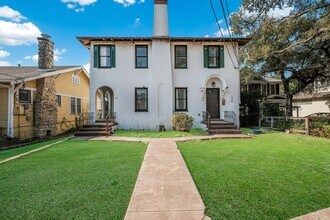 226 E Huisache Ave in San Antonio, TX - Building Photo - Building Photo