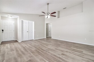 9901 Morris Glen Way in Tampa, FL - Building Photo - Building Photo