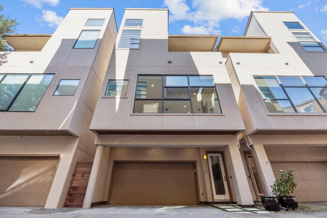 2415 Charleston St in Houston, TX - Foto de edificio