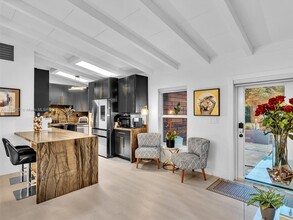2407 Key Largo Ln in Fort Lauderdale, FL - Building Photo - Building Photo