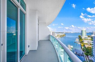 7900 Harbor Island Dr in Miami Beach, FL - Building Photo