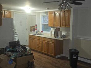 278 Newcomb Rd, Unit apt#4 in North Kingstown, RI - Building Photo - Building Photo