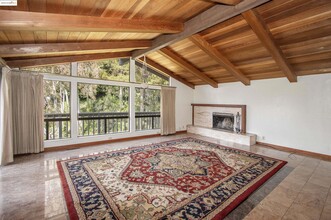 525 Hampton Rd in Piedmont, CA - Building Photo - Building Photo
