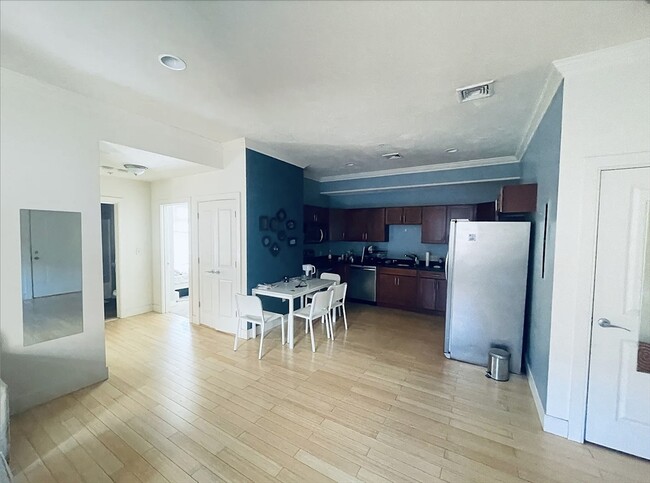 property at 9 Gardner St