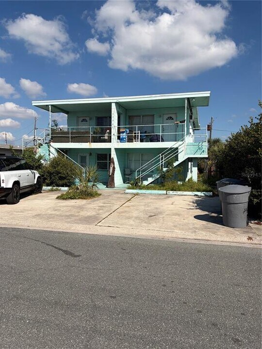 11425 1st St E in Treasure Island, FL - Building Photo