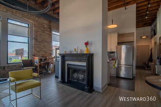 525 N Halsted St in Chicago, IL - Building Photo - Building Photo