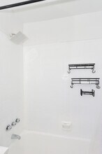 388 W 38th St, Unit SI ID1383561P in New York, NY - Building Photo - Building Photo