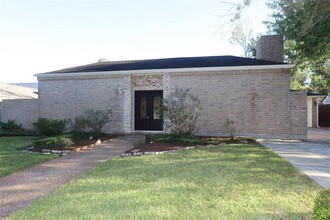 12107 Whittington Dr in Houston, TX - Building Photo - Building Photo