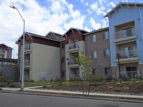 Sierra Heights Apartments in Oroville, CA - Foto de edificio - Building Photo