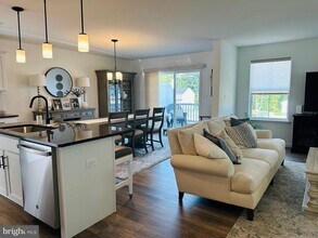 330 Acer Ave in State College, PA - Building Photo - Building Photo