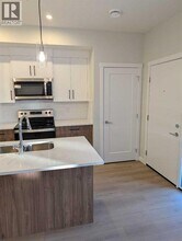 400 Belmont St SW in Calgary, AB - Building Photo - Building Photo