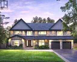 2068 Mississauga Rd in Mississauga, ON - Building Photo