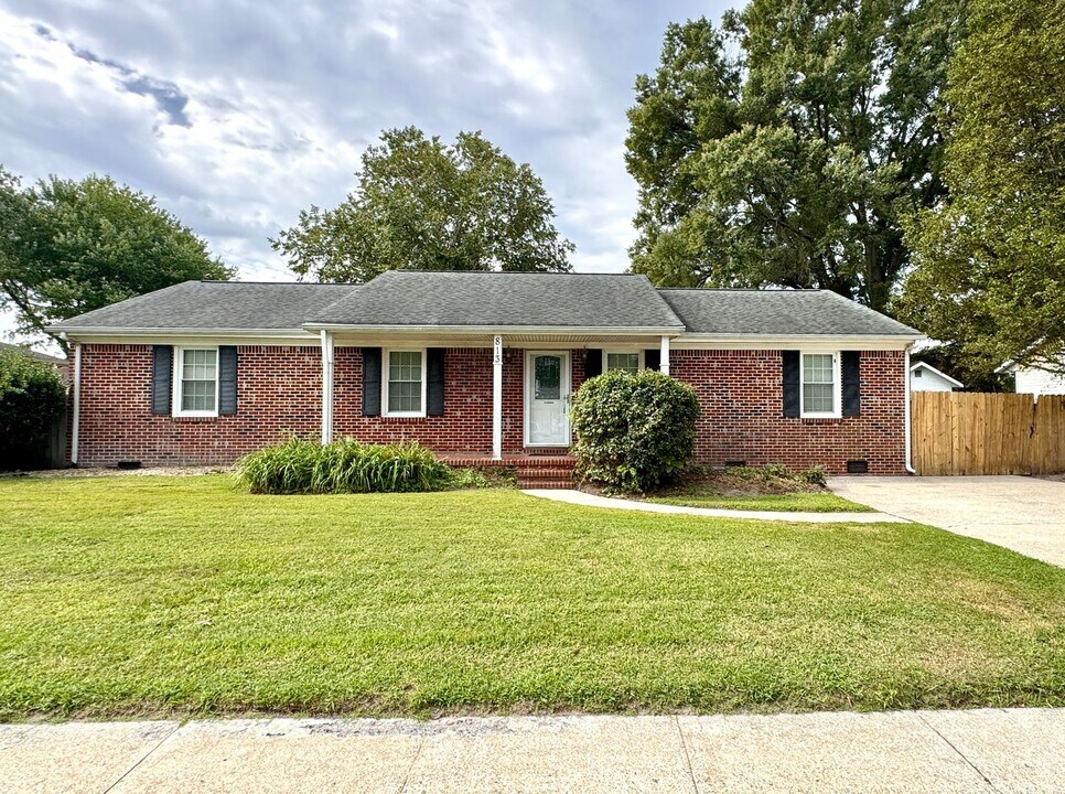 813 Gene Crescent in Chesapeake, VA - Building Photo