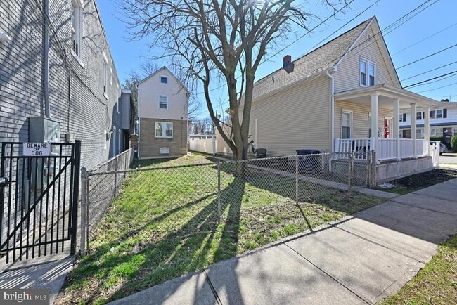 652 Penn St in Perth Amboy, NJ - Building Photo - Building Photo