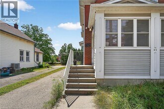 43 Dupont St E in Waterloo, ON - Building Photo - Building Photo