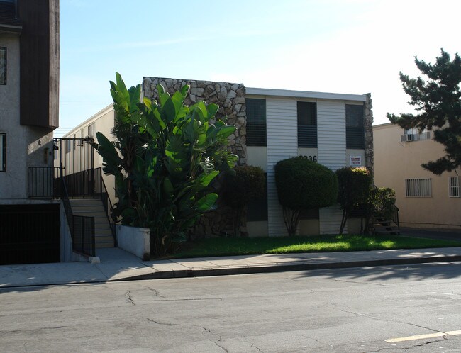 2336 Ontario St in Burbank, CA - Building Photo - Building Photo