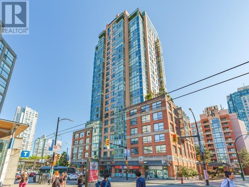 212-212 Davie St in Vancouver, BC - Building Photo