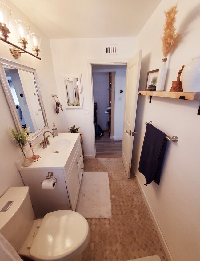 614 Oak Ridge Dr in Roseville, CA - Building Photo - Building Photo
