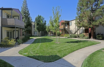 Woodglen at the Meadows in Citrus Heights, CA - Foto de edificio - Building Photo