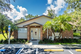 Lakebreeze Apartments in Tavares, FL - Foto de edificio - Building Photo