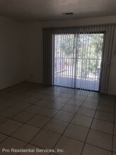 11951 Chamberlaine Way in Adelanto, CA - Building Photo - Building Photo