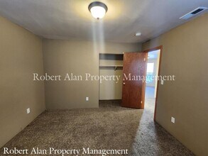 114 SE 9th Dr in Pendleton, OR - Building Photo - Building Photo