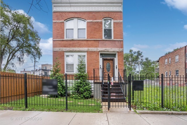 4033 W Monroe St in Chicago, IL - Building Photo