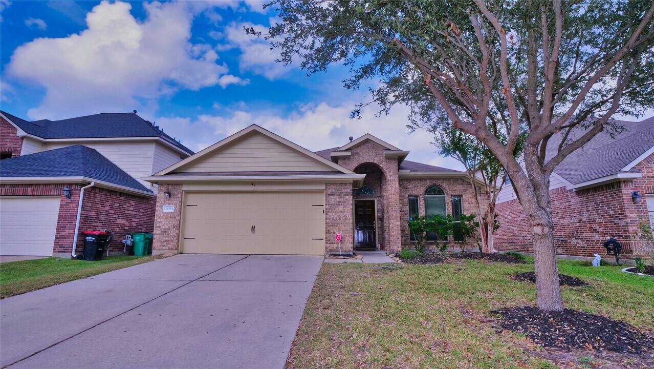 21914 Winsome Rose Ct in Cypress, TX - Building Photo