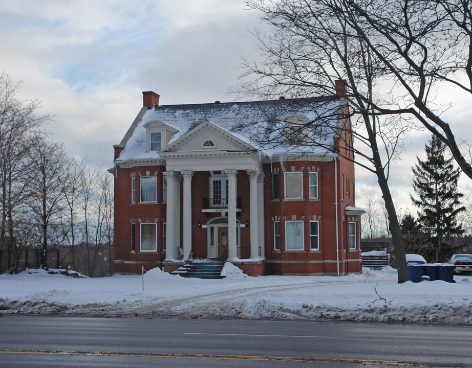 1040 Lake Ave in Rochester, NY - Building Photo