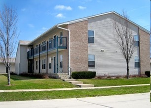 Kobuck Apartments in Savoy, IL - Building Photo - Building Photo