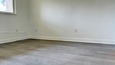 7470 Miami Lakes Dr in Miami Lakes, FL - Building Photo - Building Photo