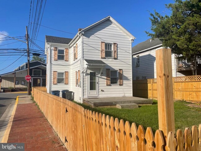 108 Railroad Ave in Saint Michaels, MD - Building Photo - Building Photo