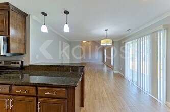 706 Hickory Ave in Muscle Shoals, AL - Foto de edificio - Building Photo