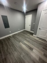 513 Bernhardt Way in Pittsburgh, PA - Building Photo - Building Photo