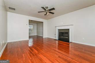 5445 Yellow Pine Dr in Mcdonough, GA - Foto de edificio - Building Photo