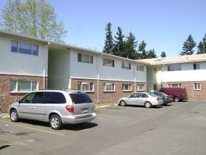 Weidler East in Portland, OR - Foto de edificio - Building Photo