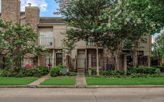 12697 Briar Patch Dr in Houston, TX - Building Photo
