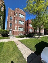 7730 S Cornell Ave in Chicago, IL - Building Photo