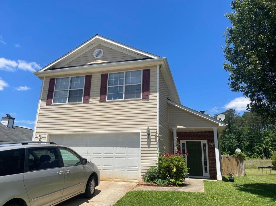 6350 Klondike River Rd in Stonecrest, GA - Building Photo