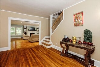 108 Lee Rd in Scarsdale, NY - Building Photo - Building Photo