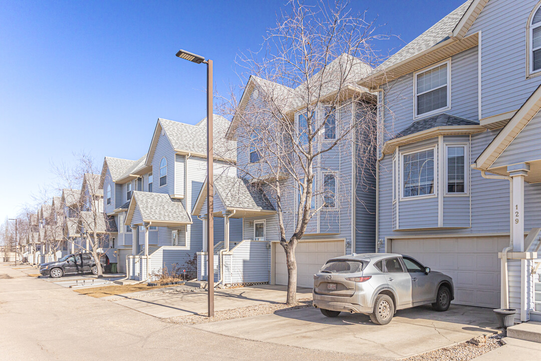 Tiffany Lane in Edmonton, AB - Building Photo